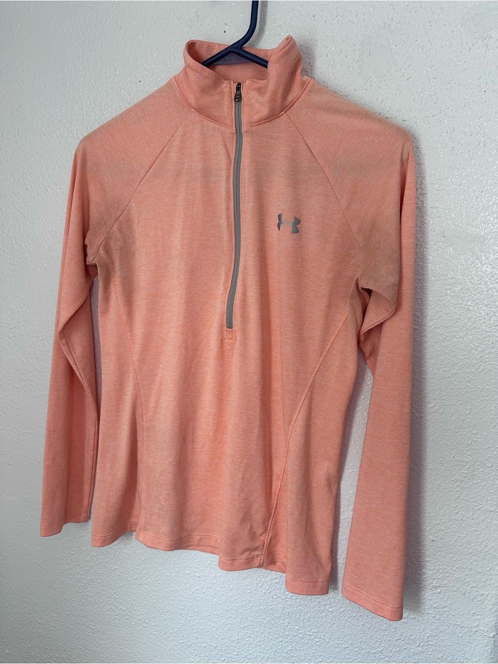 Under Armour Women’s Small Half Zip Light Orange Heatgear Loose Fit Long Sleeve